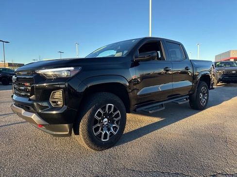 Used 2023 Chevrolet Colorado Z71 w/ Z71 Convenience Package 2 image 2