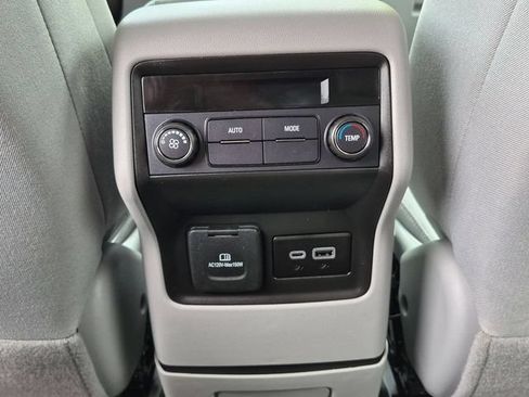 Certified 2023 GMC Acadia SLE w/ Driver Convenience Package AWD/4WD image 19