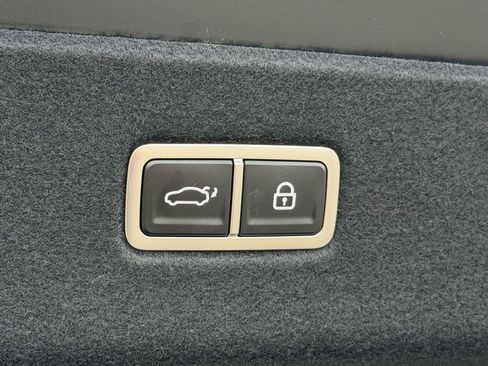 Used 2024 Hyundai Ioniq 6 SE RWD image 28