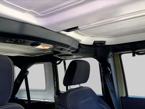 Used 2013 Jeep Wrangler Unlimited Rubicon w/ Connectivity Group AWD/4WD image 15