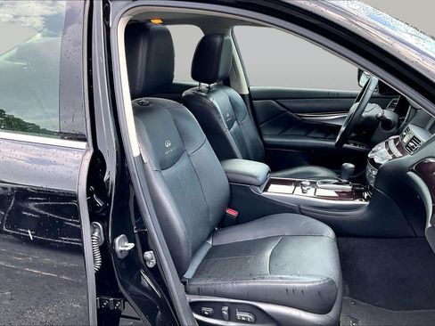 Used 2011 INFINITI M37 w/ Premium Pkg RWD image 8