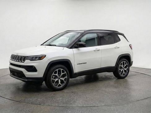 Used 2025 Jeep Compass Limited AWD/4WD image 2