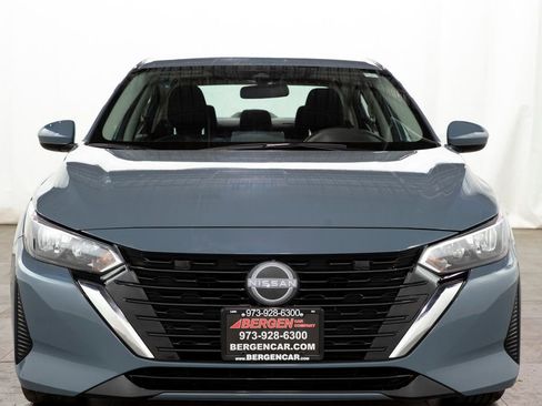 Used 2025 Nissan Sentra SV image 2