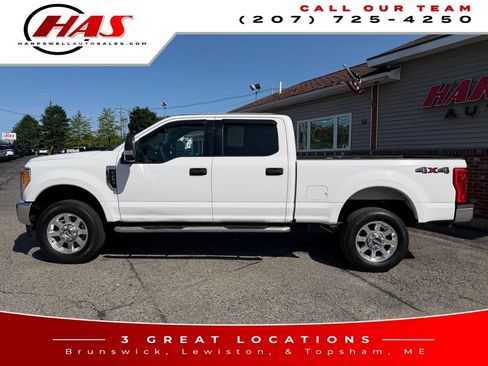 Used 2017 Ford F250 XLT w/ Snow Plow Prep Package AWD/4WD image 3