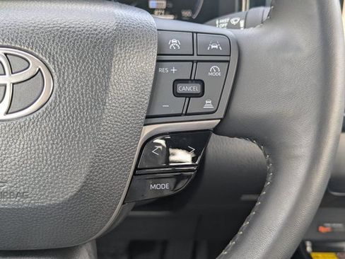 Used 2026 Toyota Camry XLE FWD image 22