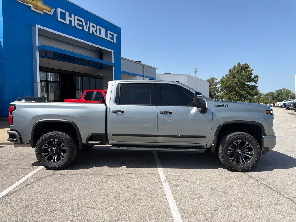 Used 2024 Chevrolet Silverado 3500 High Country w/ Technology Package AWD/4WD image 24