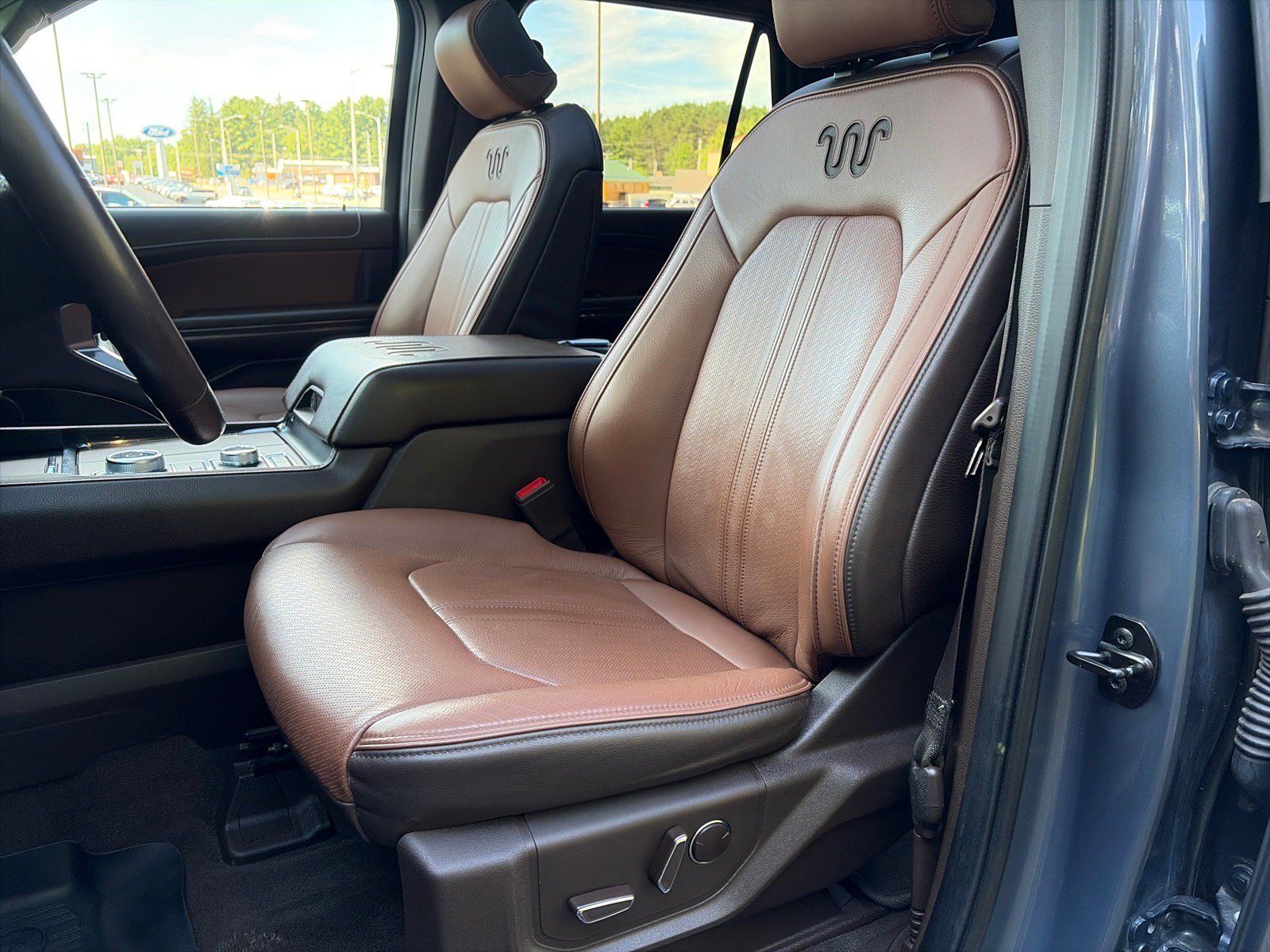 Used 2023 Ford Expedition Max King Ranch AWD/4WD image 16