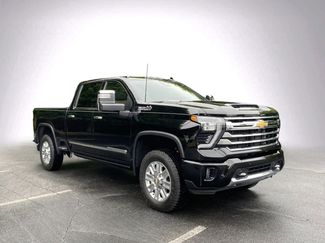 Used 2025 Chevrolet Silverado 2500 High Country w/ High Country Premium Package AWD/4WD video 2