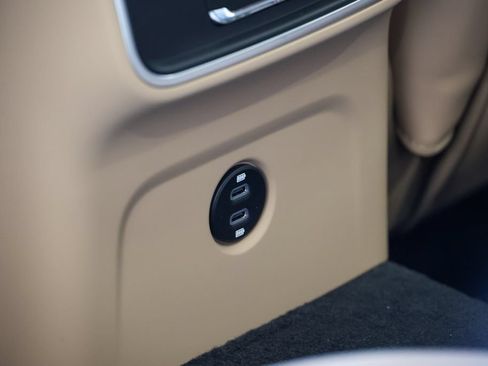 Certified 2026 Porsche Macan AWD/4WD image 45