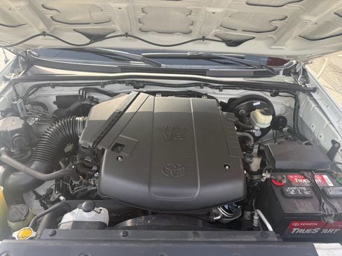 Used 2015 Toyota Tacoma PreRunner w/ SR5 Package image 19