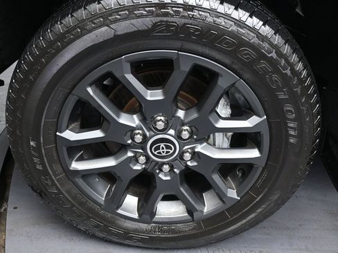 Used 2022 Toyota Tundra Platinum image 41