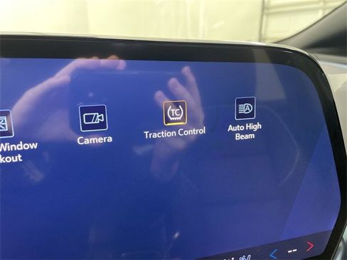 New 2026 Chevrolet Equinox EV LT image 31