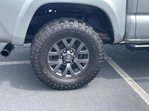 Used 2023 Toyota Tacoma SR5 w/ Technology Package AWD/4WD image 9
