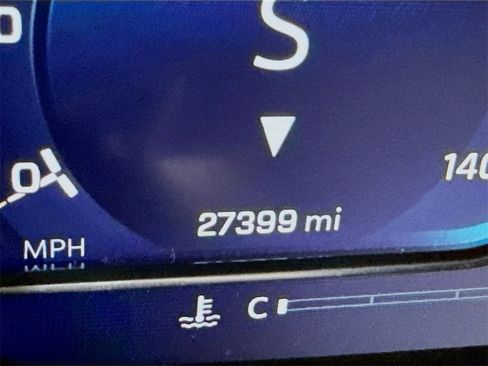 Used 2024 Chevrolet Suburban High Country w/ Advanced Technology Package image 4