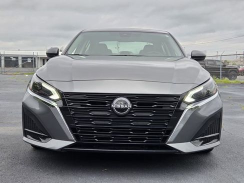 Certified 2025 Nissan Altima 2.5 S FWD image 8