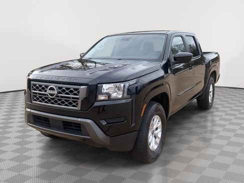 Used 2024 Nissan Frontier SV image 4
