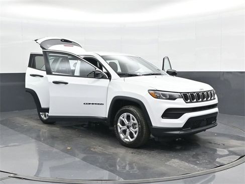 Used 2025 Jeep Compass Sport image 45