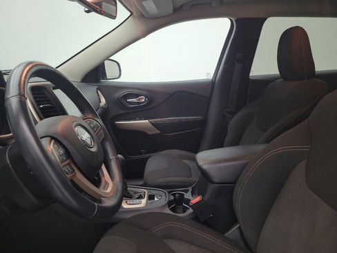 Used 2017 Jeep Cherokee Latitude FWD image 17