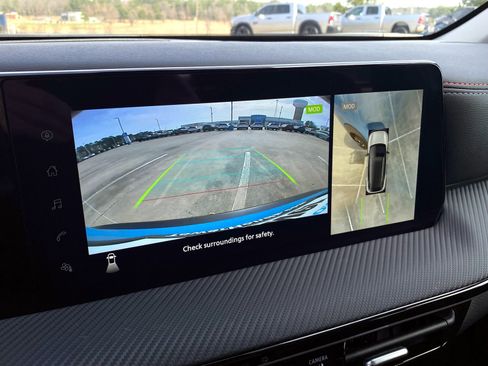 Used 2025 Nissan Kicks SR w/ Interior Electronics Package image 17