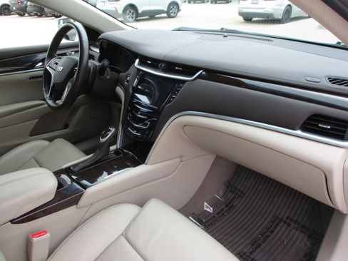 Used 2016 Cadillac XTS Luxury w/ Driver Awareness Package image 40