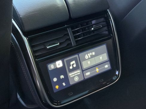 Used 2022 Rivian R1S Launch Edition image 16