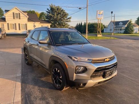 Used 2023 Chevrolet TrailBlazer LT AWD/4WD image 6