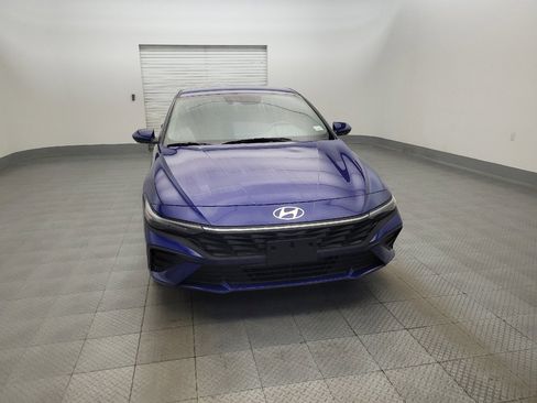 Used 2025 Hyundai Elantra SE FWD image 14