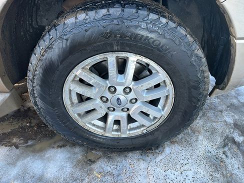 Used 2013 Ford Expedition EL XLT image 24