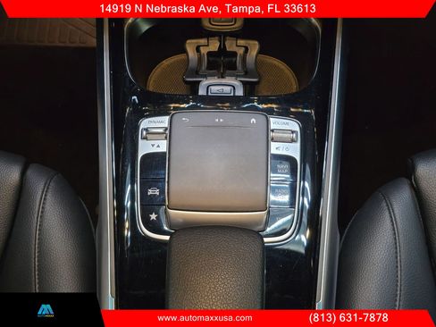 Used 2020 Mercedes-Benz GLB 250 w/ Premium Package image 21