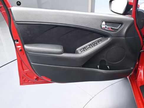 Used 2017 Kia Forte S image 12