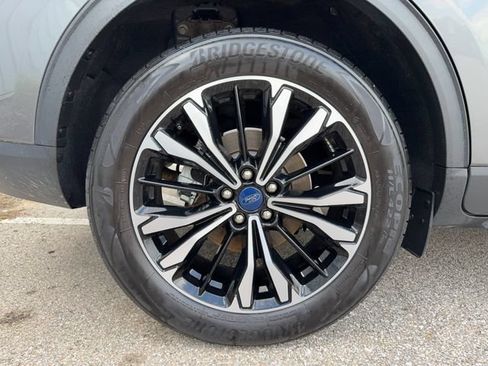 Used 2021 Ford Escape SE w/ SE Sport Appearance Package FWD image 28