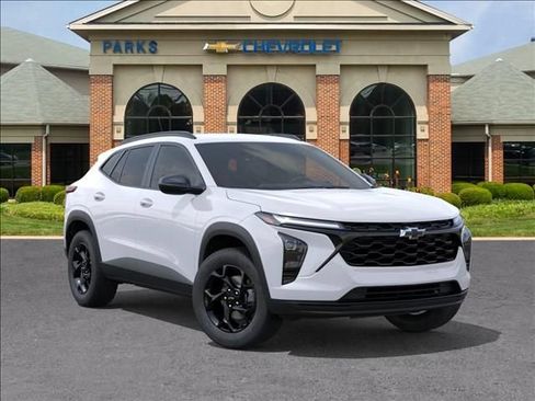New 2026 Chevrolet Trax LT w/ Driver Confidence Package FWD image 8