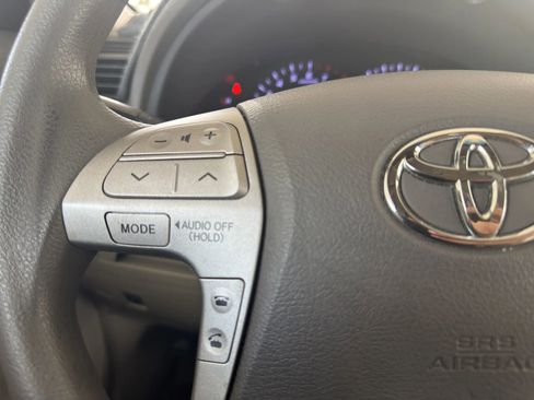 Used 2010 Toyota Camry LE image 35