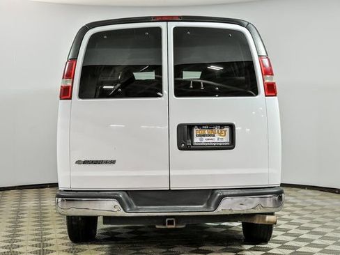 Used 2018 Chevrolet Express 3500 LT w/ LT Preferred Equipment Group image 6