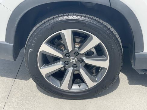 Certified 2025 Honda Pilot Elite image 31