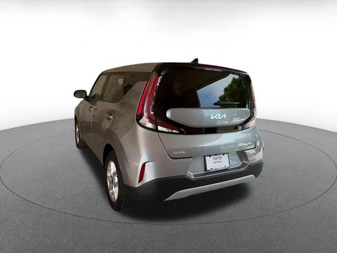 Used 2025 Kia Soul LX w/ LX Technology Package FWD image 10