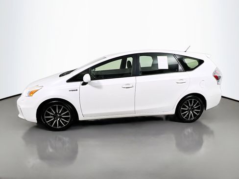 Used 2013 Toyota Prius V Five image 9