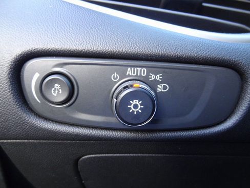 Used 2024 Chevrolet Malibu LT image 11