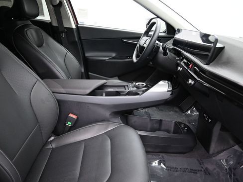 New 2025 Kia EV6 Wind AWD/4WD image 18