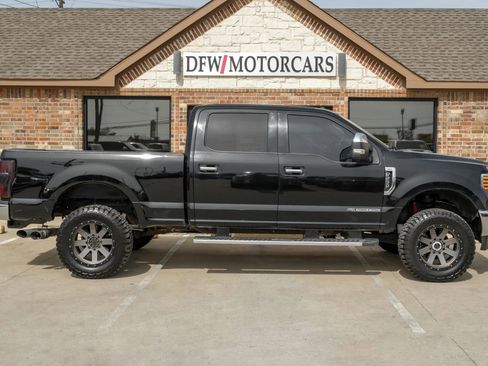Used 2017 Ford F250 XLT w/ XLT Premium Package AWD/4WD image 8