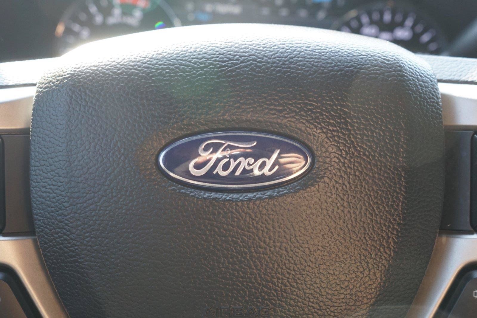 Used 2022 Ford F350 Lariat w/ Tremor Off-Road Package AWD/4WD image 13