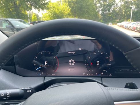 New 2025 Nissan Armada SV image 7