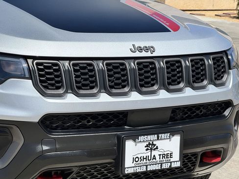 Used 2024 Jeep Compass Trailhawk AWD/4WD image 7