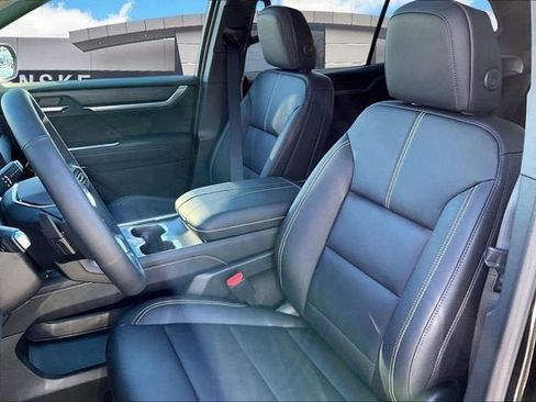 New 2026 GMC Acadia Elevation w/ Black Edition image 10