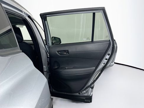 Used 2024 Toyota Corolla Cross LE image 28