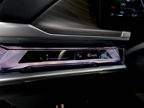 Used 2023 BMW 760i xDrive w/ Luxury Rear Seating Package AWD/4WD image 57