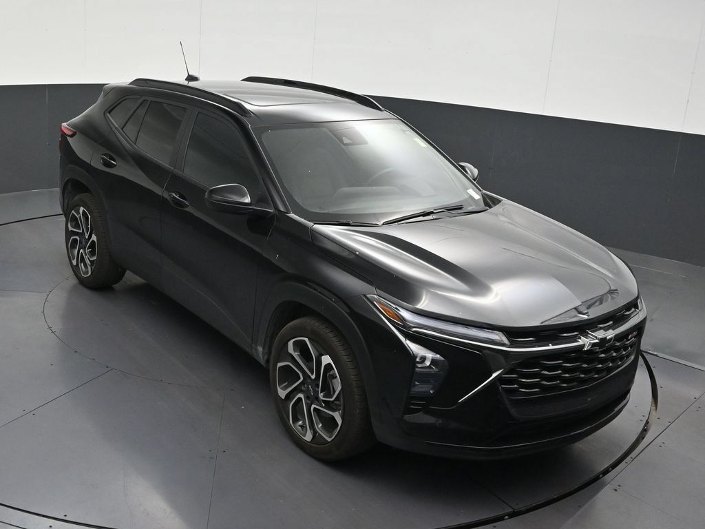 Used 2025 Chevrolet Trax RS w/ Sunroof Package FWD image 22