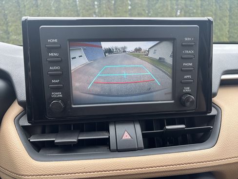 Used 2019 Toyota RAV4 XLE image 27