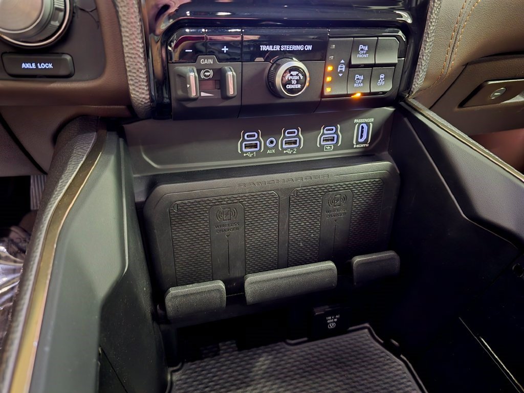 Used 2025 RAM 1500 Limited w/ Trailer Tow Group AWD/4WD image 34