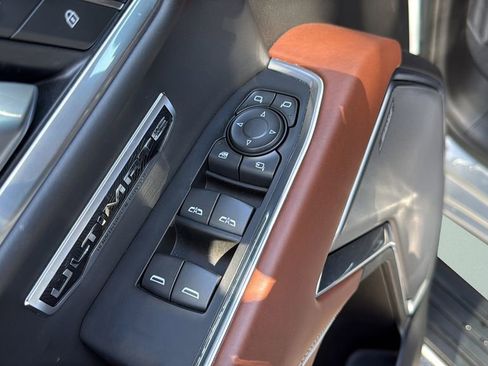 Used 2025 GMC Sierra 1500 Denali Ultimate image 8